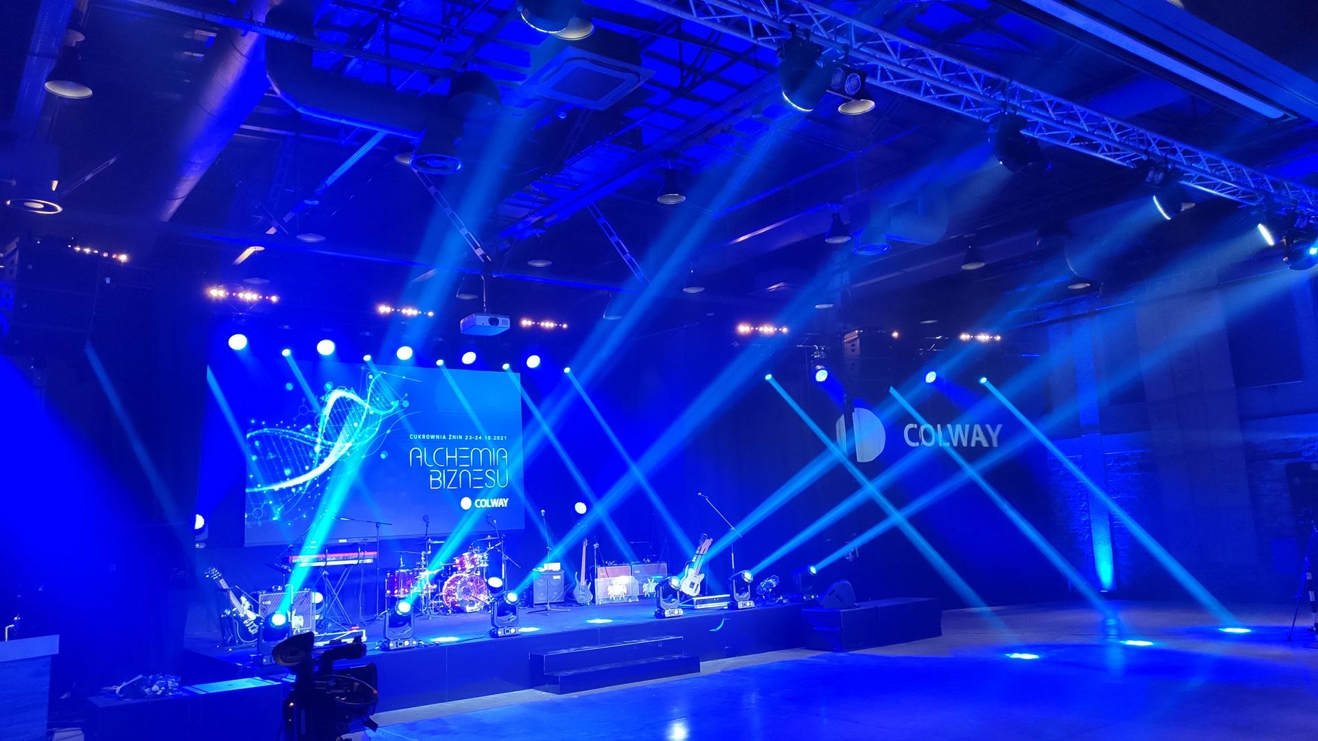 20211023_221557_Colway